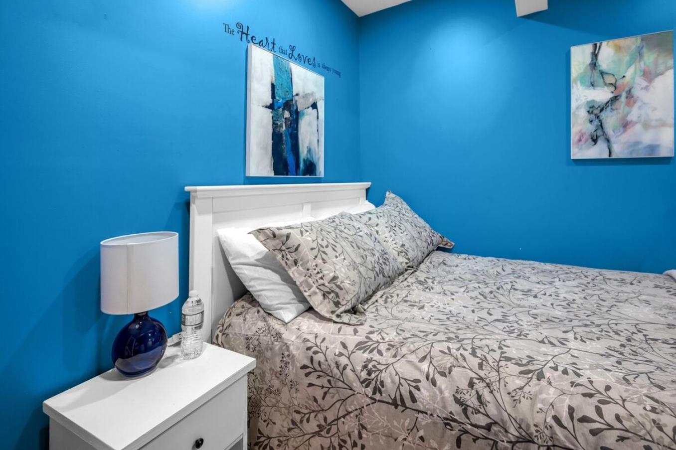52-3 Bed Suite On Lake Central Ac By Airport YYC Exterior foto